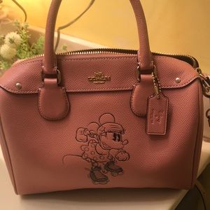 Coach Minnie bag!  Crossbody strap is detachable Great shape
